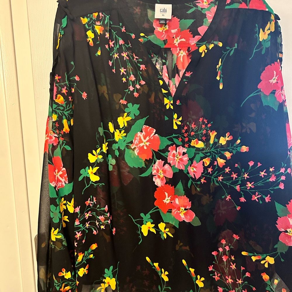 Cabi floral keyhole blouse - XL